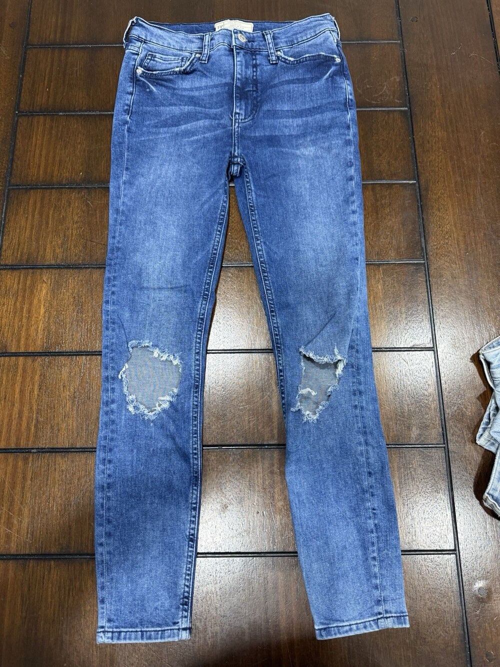 Free People Distressed Destroyed Vintage Wash Skinny Jeans Busted Knee Sz 27R